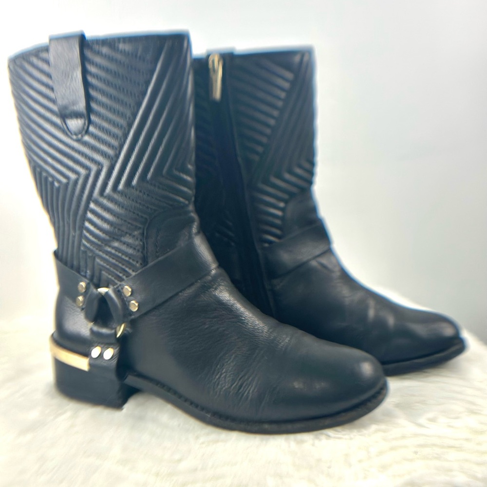 Stunning Like New Chic Black Quilted Moto Boots